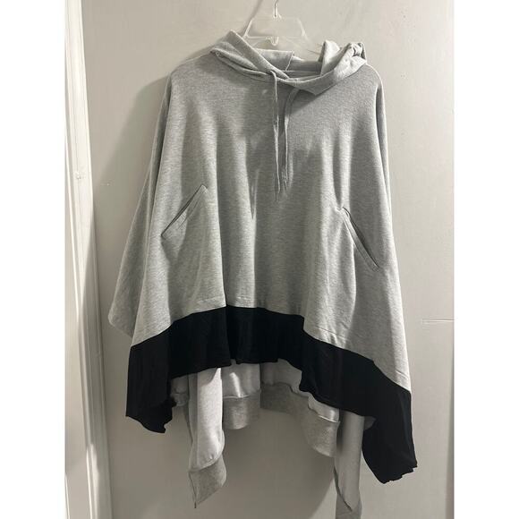 🔴Do Everything in love‎ Gray hooded poncho one size - Picture 1 of 6